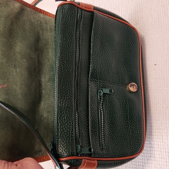 Dooney & Bourke All-Weather green/tan leather shoulder bag - Picture 14 of 14